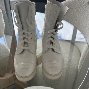 CHANEL White Lace-Up Leather Platform Boots size 39.5 8 1/2 - 9